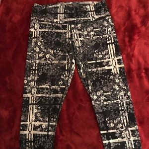 Floral workout capri length leggings